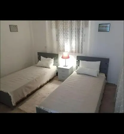 Villa Chrysanthemum *