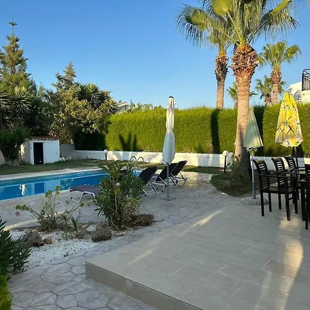 Villa Chrysanthemum